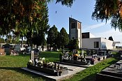 Solivar – hřbitov nad kostelem