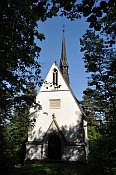 Brodzany – náhrobní kaple pod letohrádkem