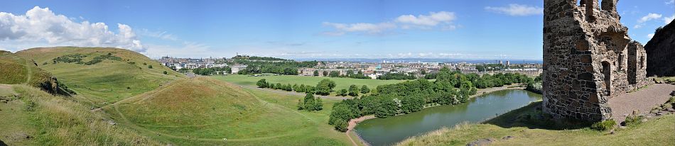 Edinburgh od St. Anthony's Chapel (panorama)